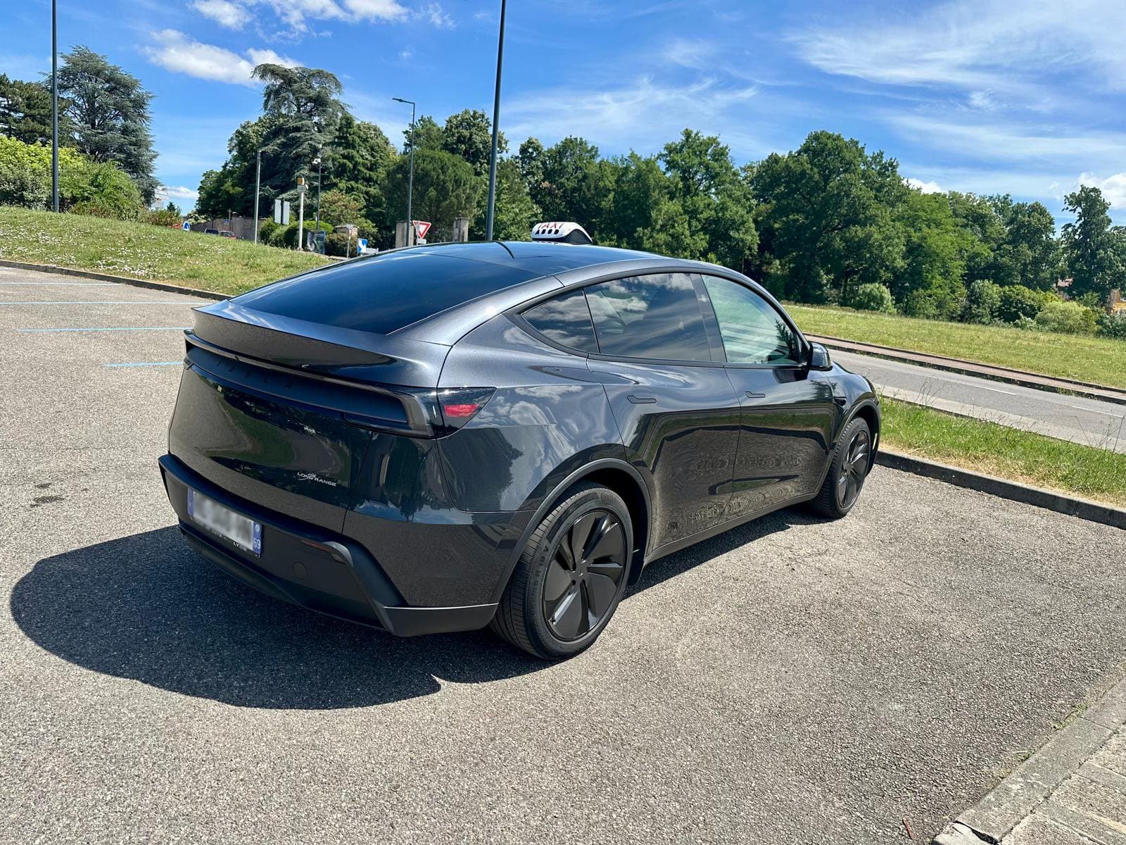 Tesla Model Y — vue arrière